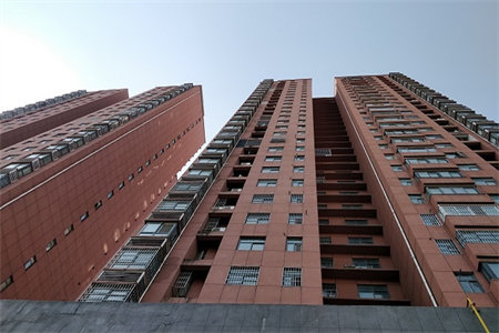 悦城逸景3室2厅2卫101m270万